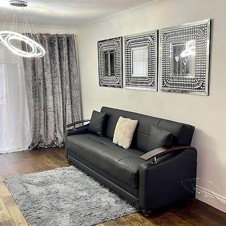 Spacious 4 Bedroom House Billericay Exterior photo