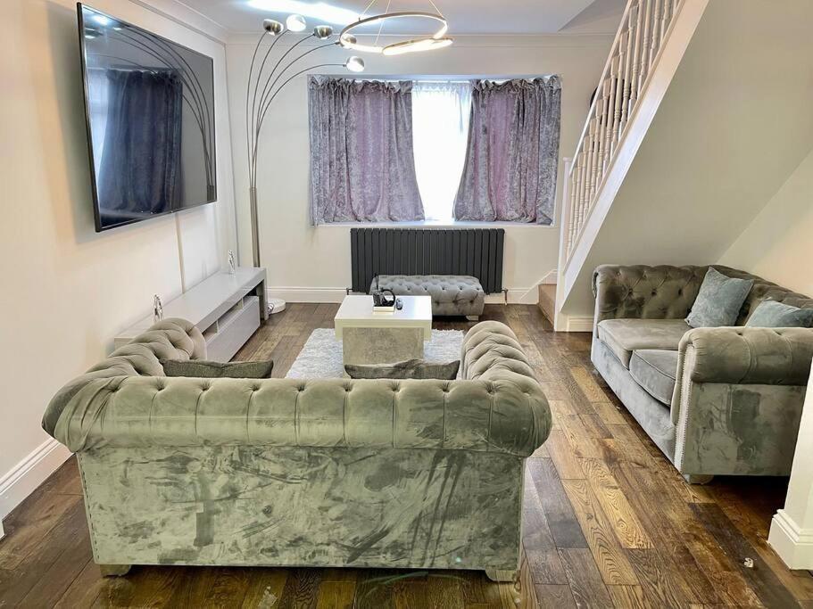 Spacious 4 Bedroom House Billericay Exterior photo